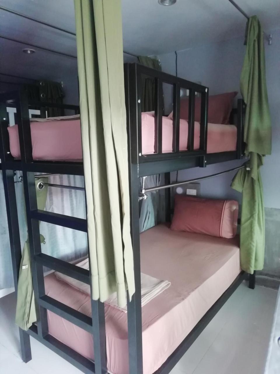 Neverland Dorm Phi Phi-eilanden Buitenkant foto