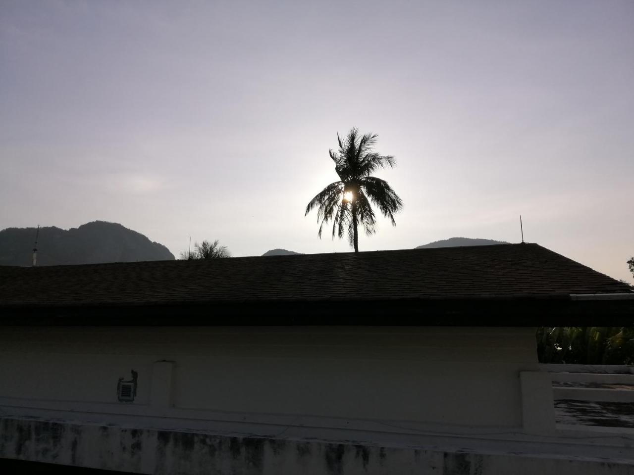 Neverland Dorm Phi Phi-eilanden Buitenkant foto