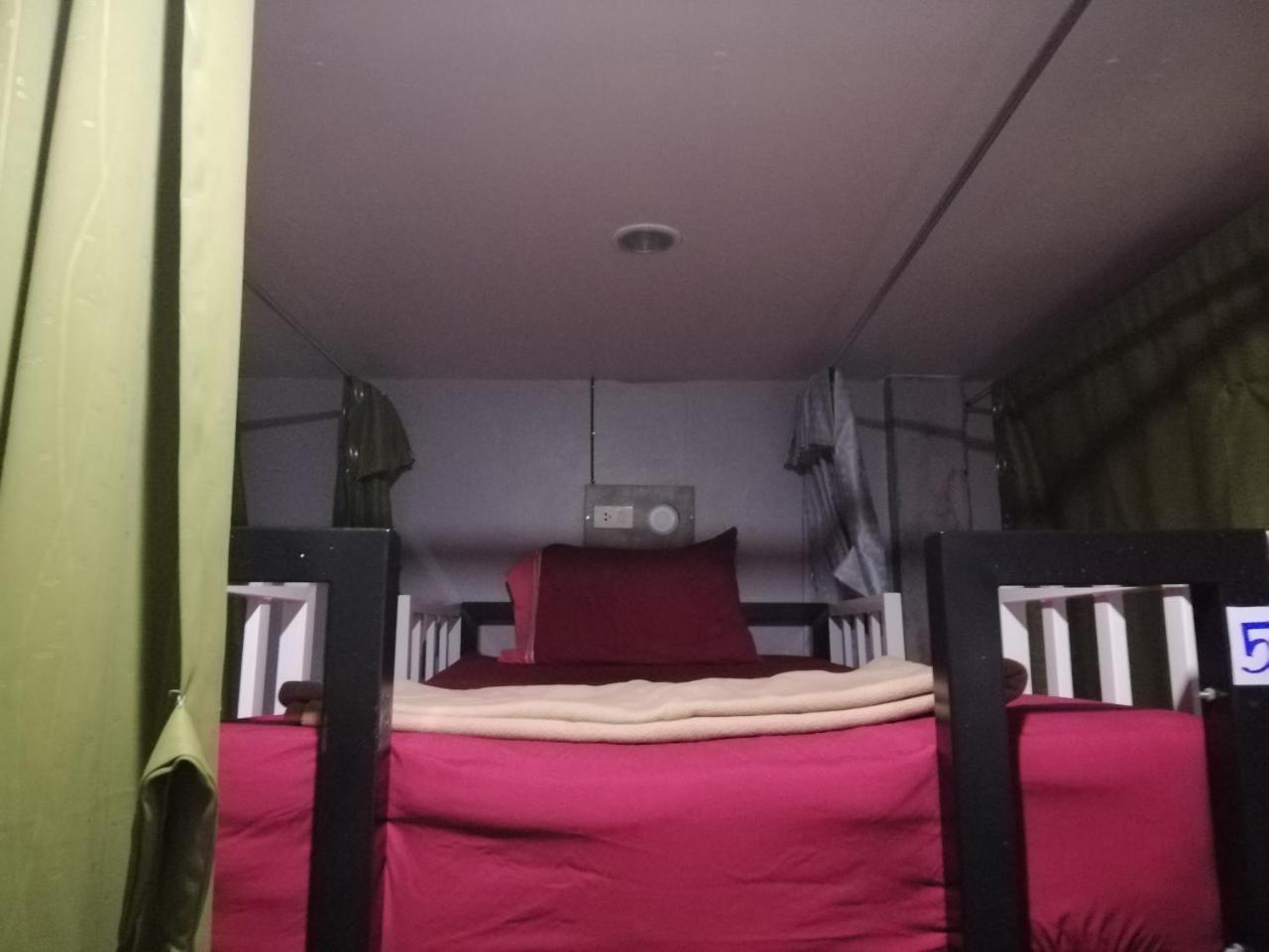 Neverland Dorm Phi Phi-eilanden Buitenkant foto
