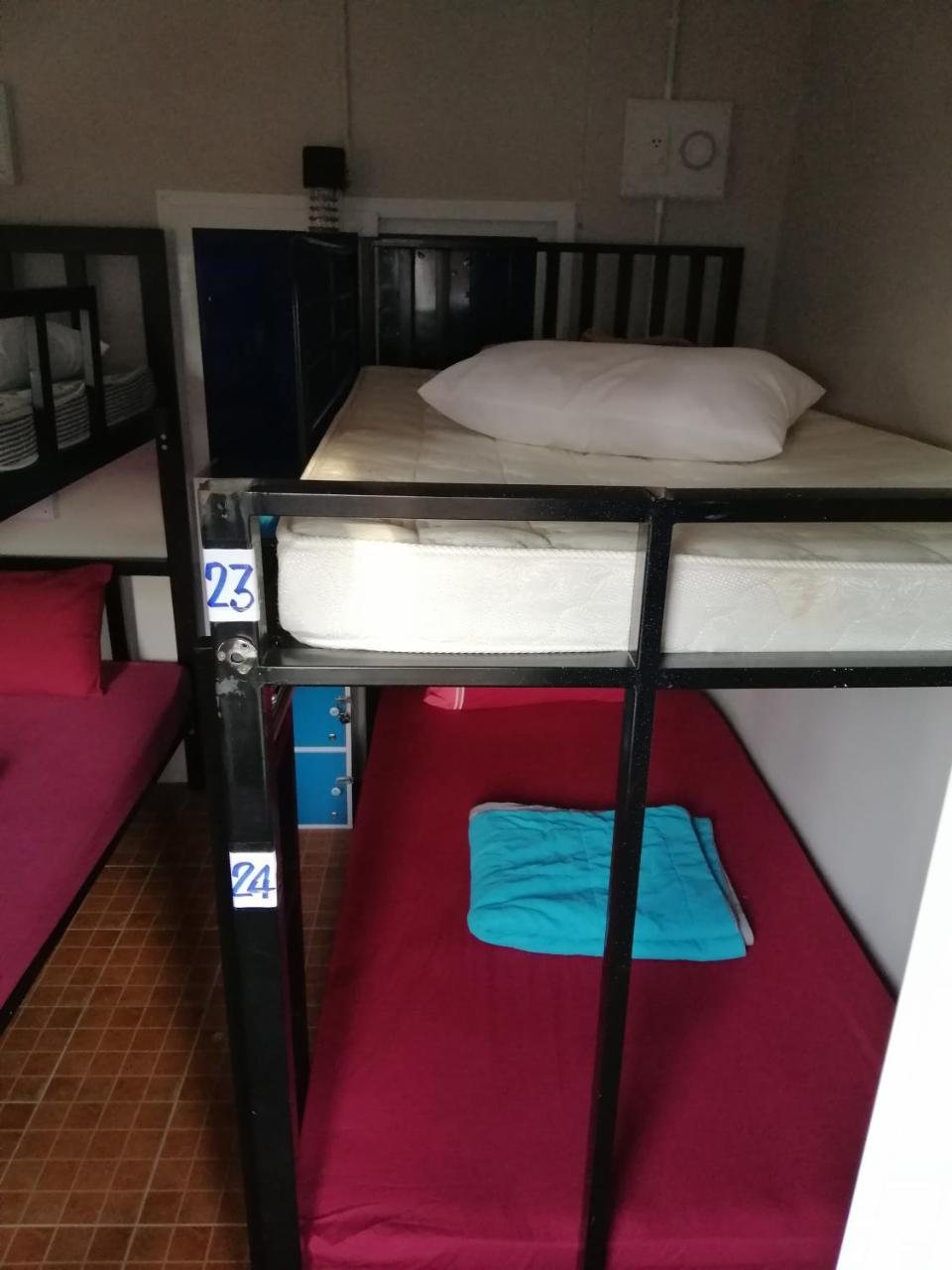 Neverland Dorm Phi Phi-eilanden Buitenkant foto